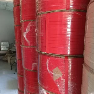 สายรัดพลาสติก PP สีแดง สำหรับรัดกล่องและงานบรรจุภัณฑ์